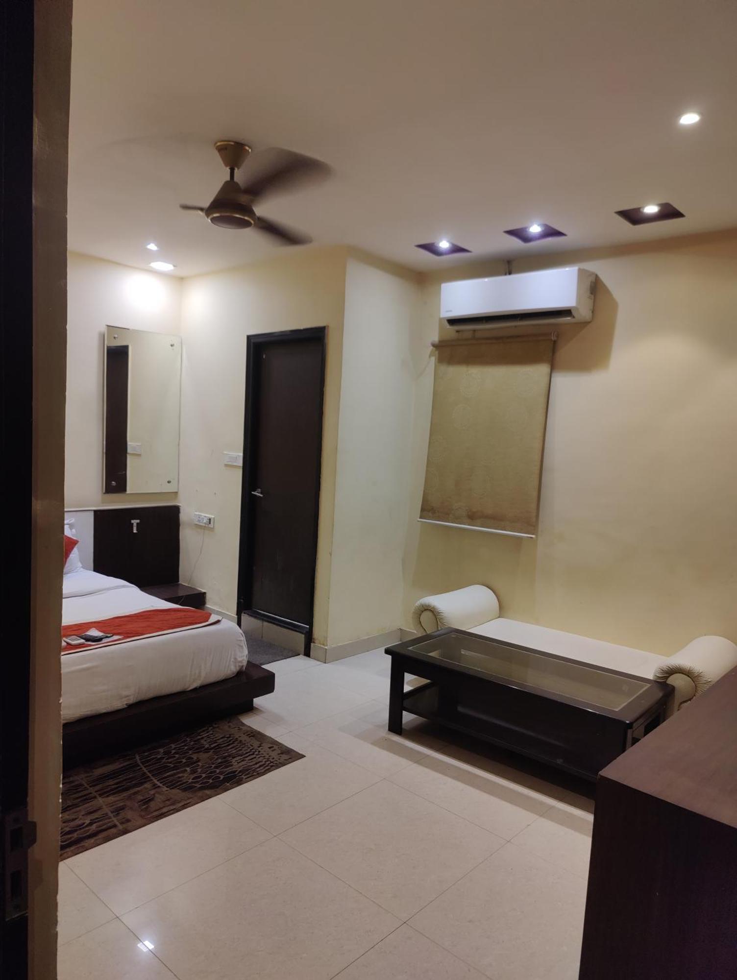 Hotel Sanjay Galaxy,Kanpur Exterior foto