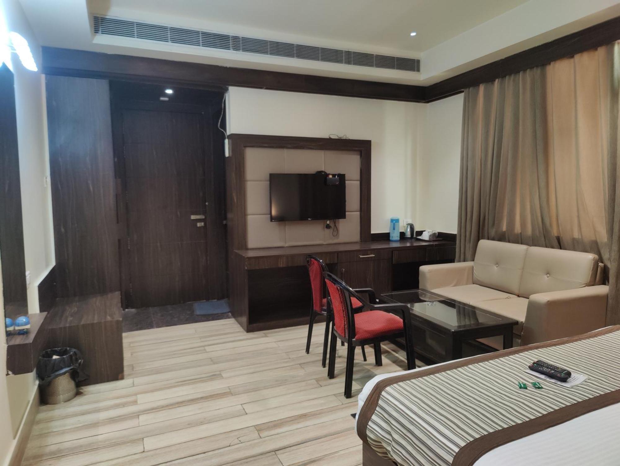 Hotel Sanjay Galaxy,Kanpur Exterior foto
